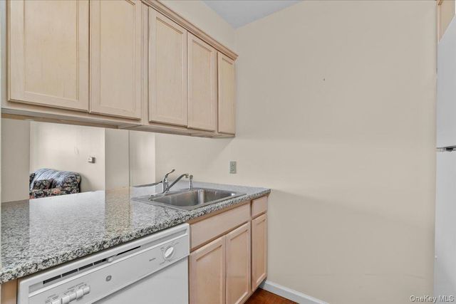 312 Sutton Drive 312, Mount Kisco, NY 10549