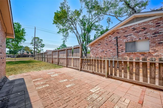 7027 Inkberry Drive, Houston, TX 77092