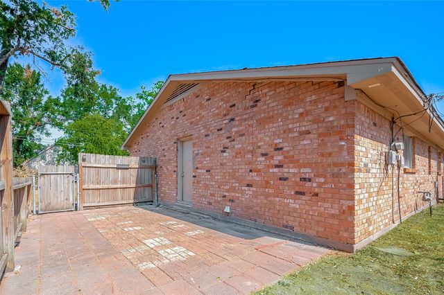 7027 Inkberry Drive, Houston, TX 77092