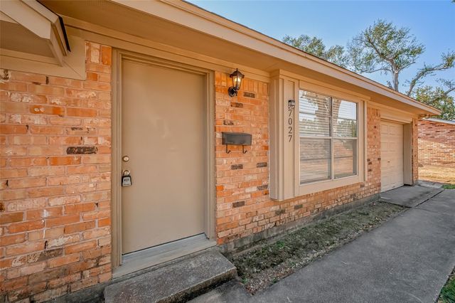 7027 Inkberry Drive, Houston, TX 77092