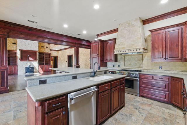 200 Leea Lane, Weatherford, TX 76087