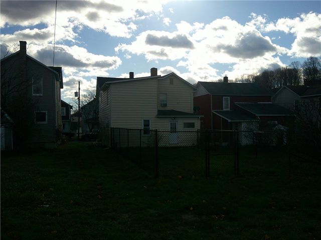 309 12th St, Windber, PA 15963