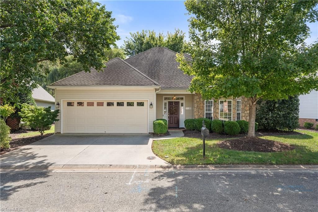 172 Brooks Landing Drive, Winston-salem, NC 27106