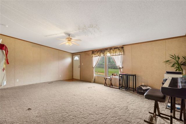 9383 Coker Road, Gentry, AR 72734