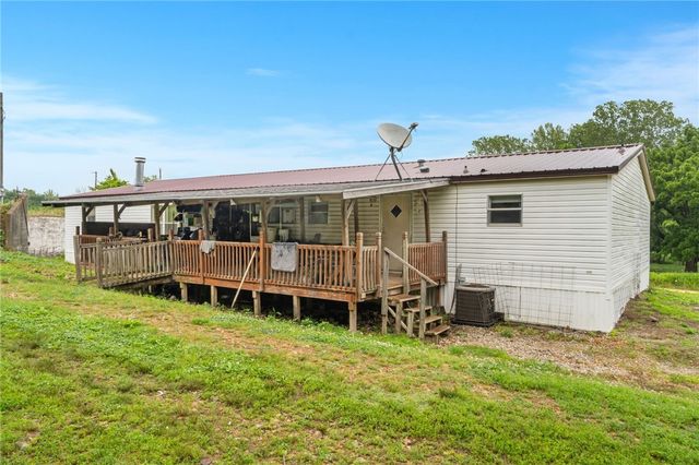 9383 Coker Road, Gentry, AR 72734