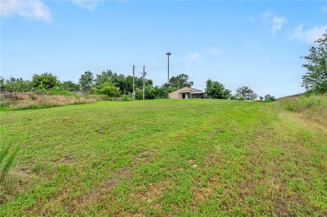 9383 Coker Road, Gentry, AR 72734