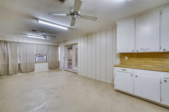 102 West Marietta Street, Madisonville, TX 77864