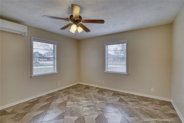102 West Marietta Street, Madisonville, TX 77864