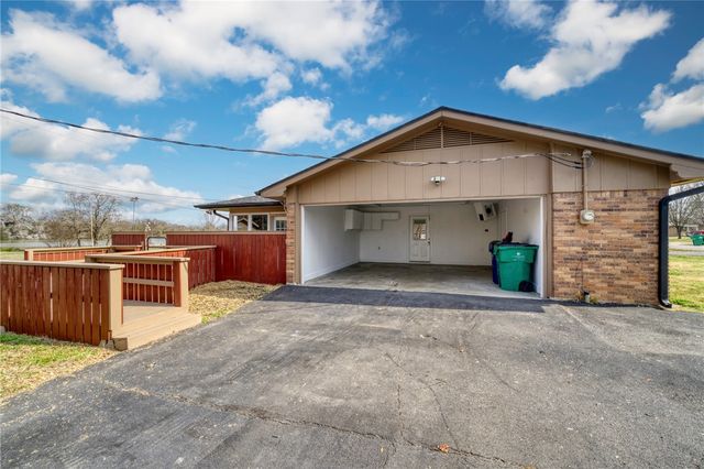 102 West Marietta Street, Madisonville, TX 77864