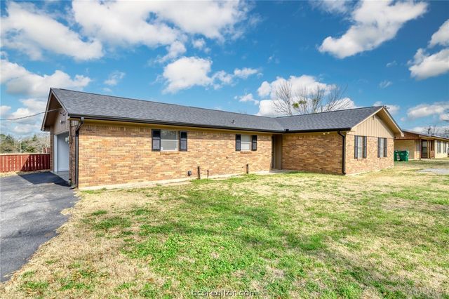 102 West Marietta Street, Madisonville, TX 77864