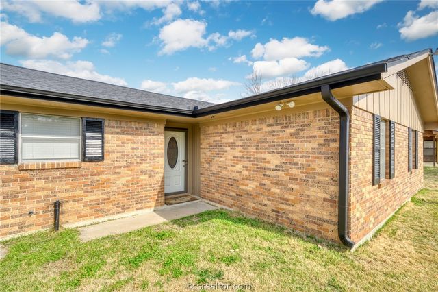 102 West Marietta Street, Madisonville, TX 77864