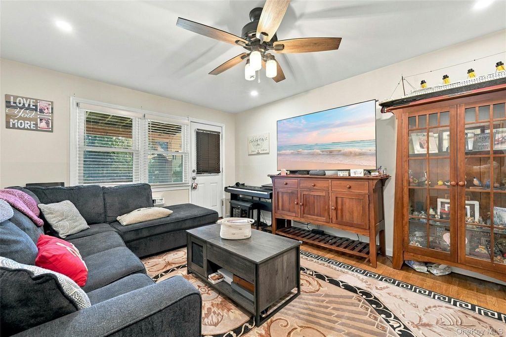 97 Cardinal lane 1b, Islip, NY 11751 — photo 4