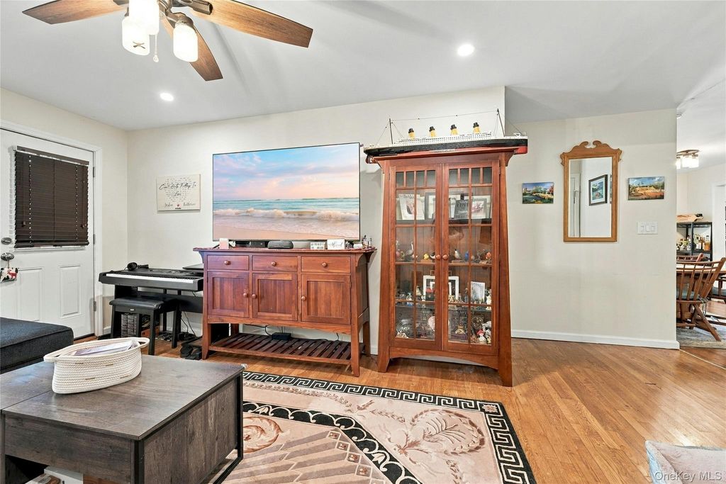 97 Cardinal lane 1b, Islip, NY 11751 — photo 5