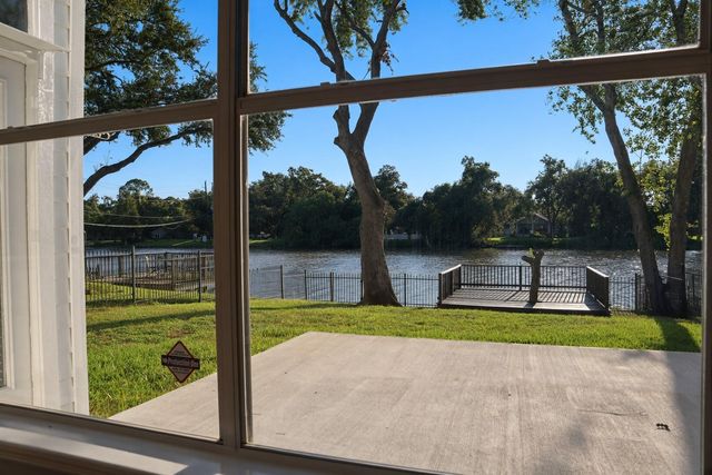 114 Oyster Creek Drive, Sugar Land, TX 77478