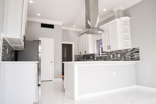 114 Oyster Creek Drive, Sugar Land, TX 77478
