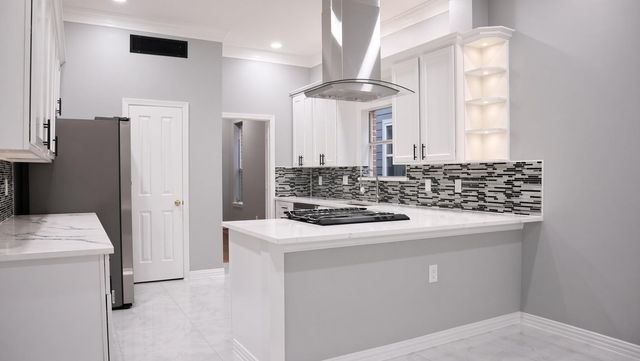 114 Oyster Creek Drive, Sugar Land, TX 77478