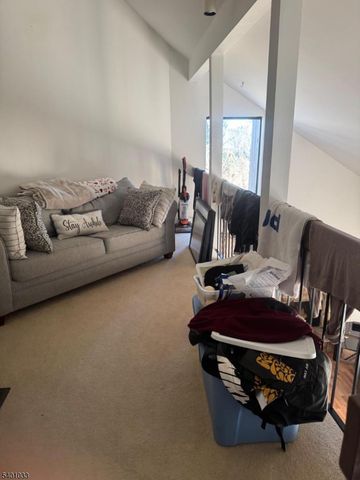 267 Gemini Dr 1B, Hillsborough Twp., NJ 08844