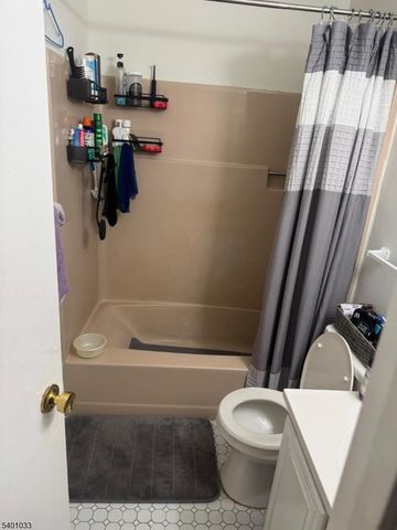 267 Gemini Dr 1B, Hillsborough Twp., NJ 08844