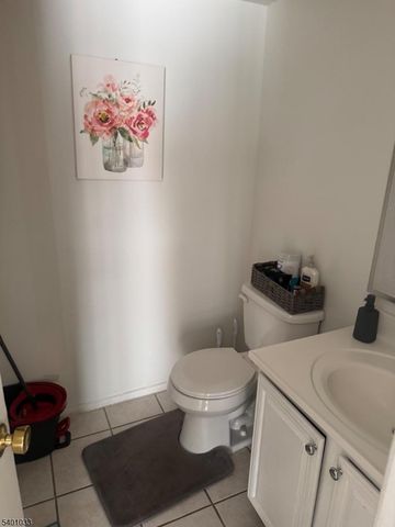 267 Gemini Dr 1B, Hillsborough Twp., NJ 08844