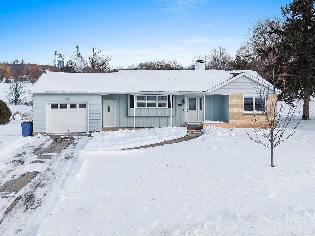 6783 BUNKER HILL ROAD, Greenleaf, WI 54126