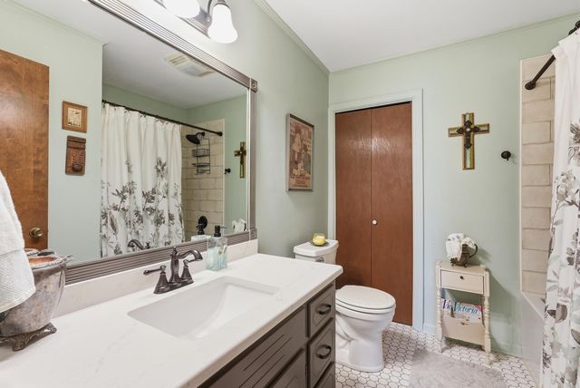 2 Pin Oak Drive, Conway, AR 72034