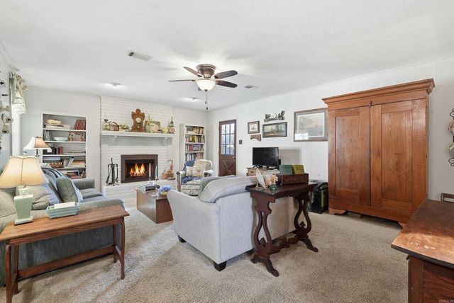 2 Pin Oak Drive, Conway, AR 72034