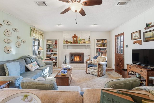 2 Pin Oak Drive, Conway, AR 72034