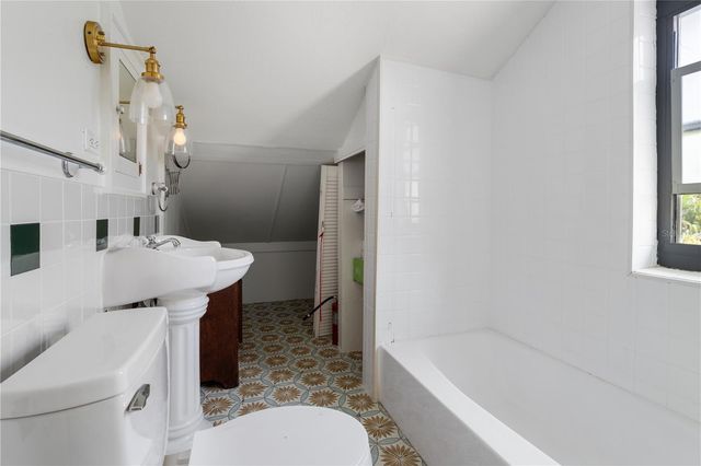 1543 8TH AVENUE W, Bradenton, FL 34205