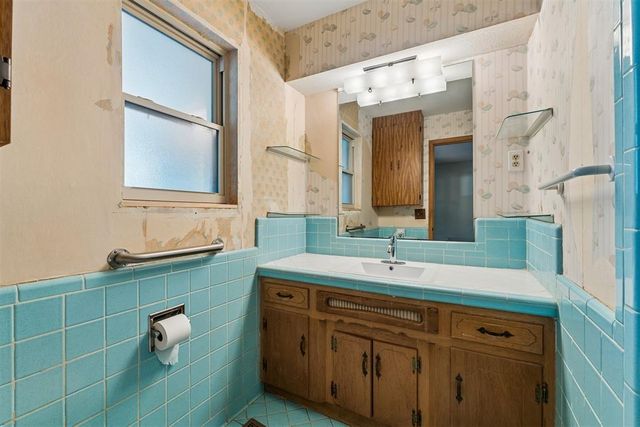 1909 N Graham Avenue, Oklahoma City, OK 73127