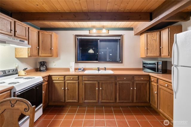 490 Pine Loch Sun Drive, Ronald, WA 98940