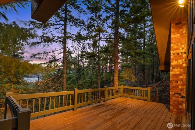 490 Pine Loch Sun Drive, Ronald, WA 98940