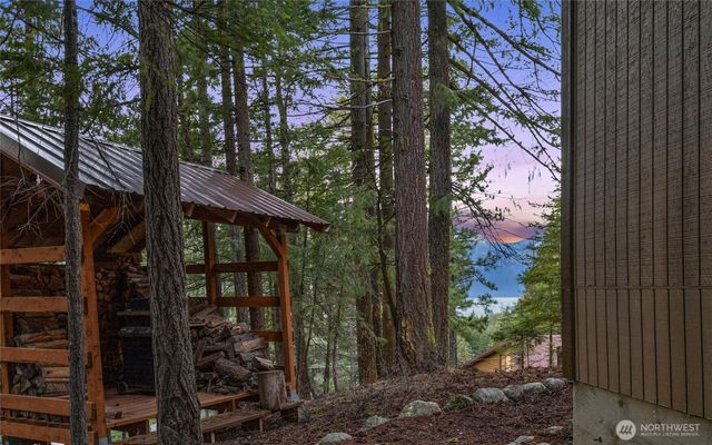 490 Pine Loch Sun Drive, Ronald, WA 98940