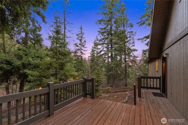 490 Pine Loch Sun Drive, Ronald, WA 98940