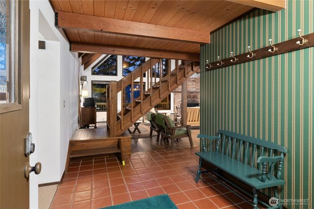 490 Pine Loch Sun Drive, Ronald, WA 98940