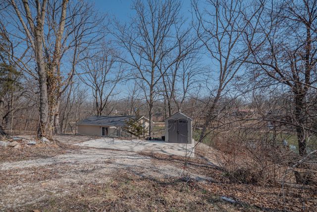 2303 PRIVATE ROAD 1336, Moberly, MO 65270