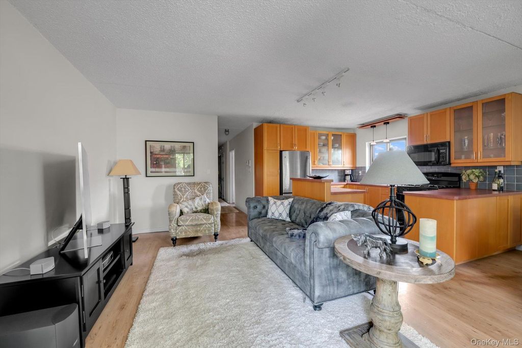 71-24 Sutton Place 3FL., Fresh Meadows, NY 11365 — photo 4