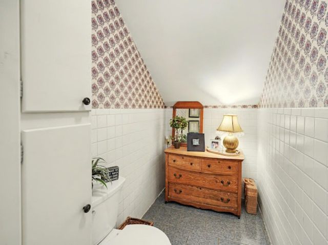 2211 Edgehill Rd., Salina, KS 67401