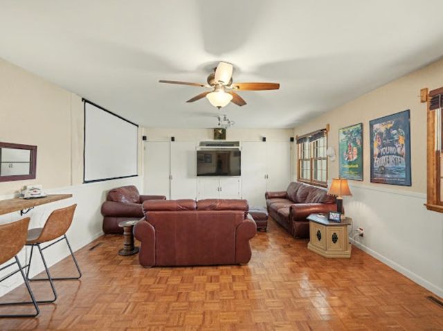 2211 Edgehill Rd., Salina, KS 67401