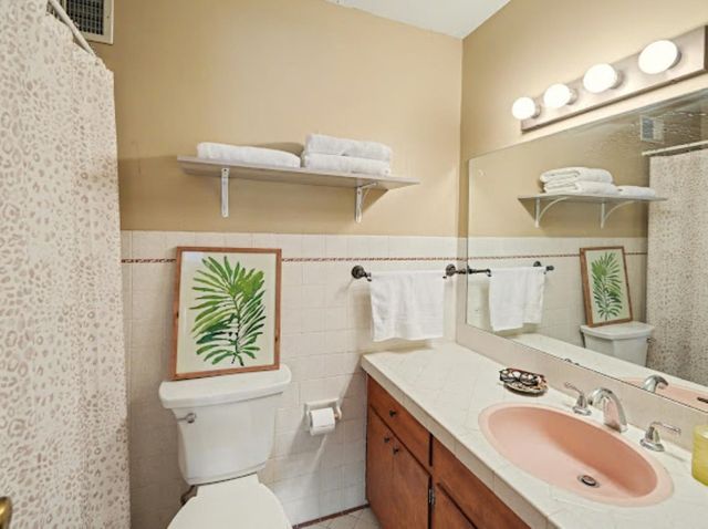 2211 Edgehill Rd., Salina, KS 67401