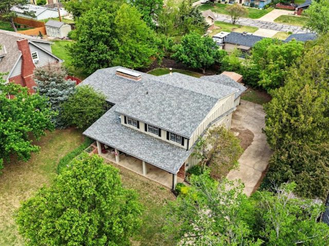 2211 Edgehill Rd., Salina, KS 67401