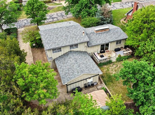 2211 Edgehill Rd., Salina, KS 67401