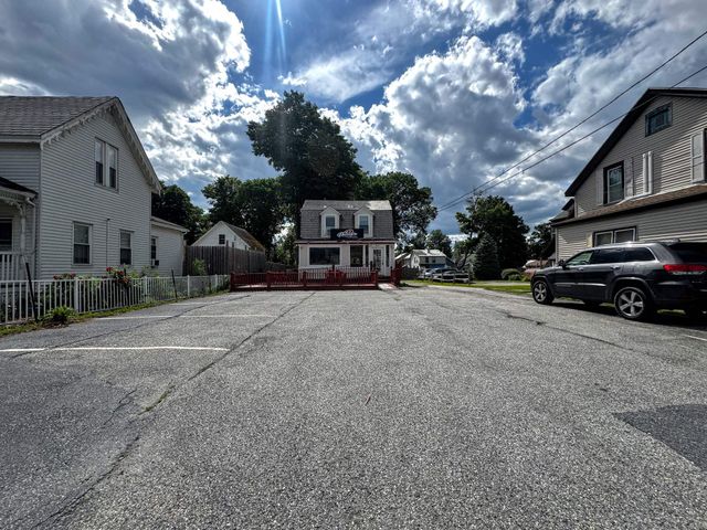 230 North Street, Bennington, VT 05201
