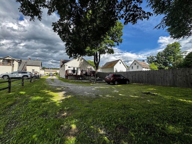 230 North Street, Bennington, VT 05201