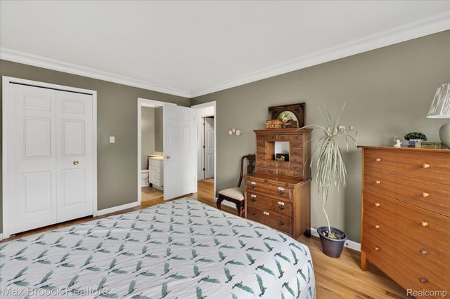 100 W Hickory Grove Road G7, Bloomfield Hills, MI 48304