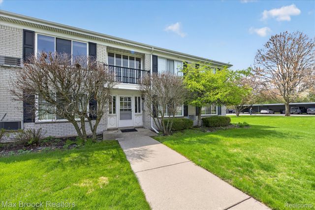 100 W Hickory Grove Road G7, Bloomfield Hills, MI 48304