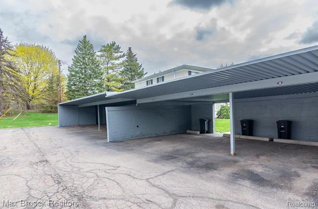 100 W Hickory Grove Road G7, Bloomfield Hills, MI 48304