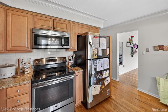 100 W Hickory Grove Road G7, Bloomfield Hills, MI 48304