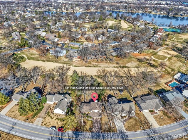 134 Rue Grand Drive, Lake St Louis, MO 63367