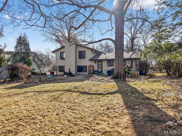 134 Rue Grand Drive, Lake St Louis, MO 63367