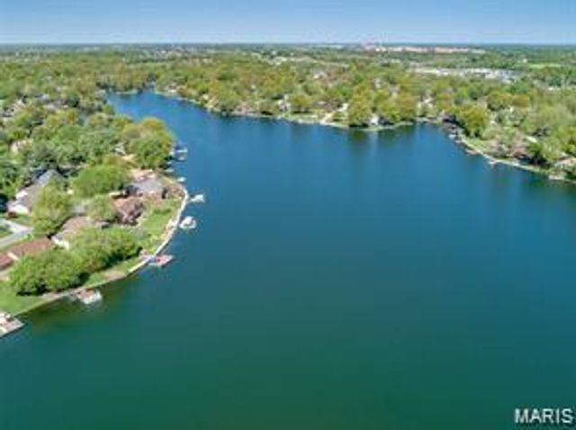 134 Rue Grand Drive, Lake St Louis, MO 63367